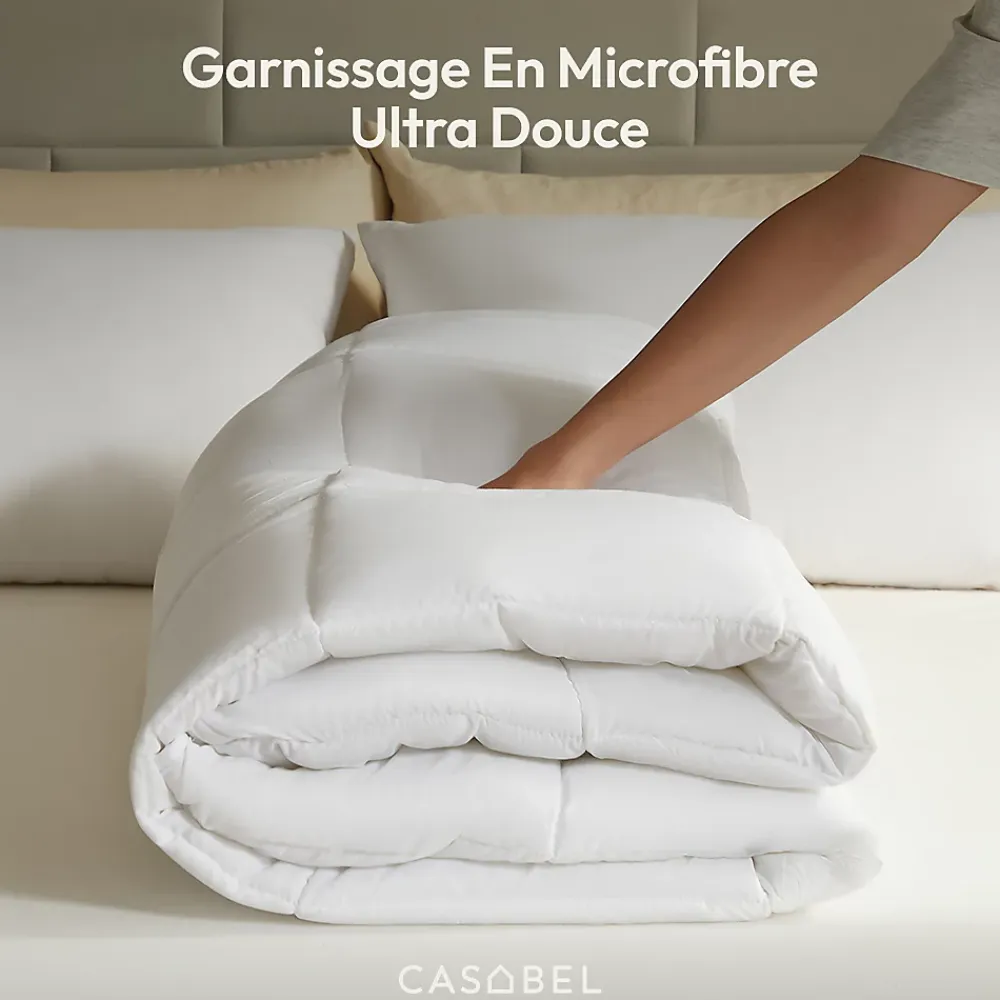 Casabel Couette 220x240 cm Hiver Légère, 450 GSM Microfibre Douce et Respirante, Thermorégulatrice, Lavable, Pour Lit 2 Personnes* Couette