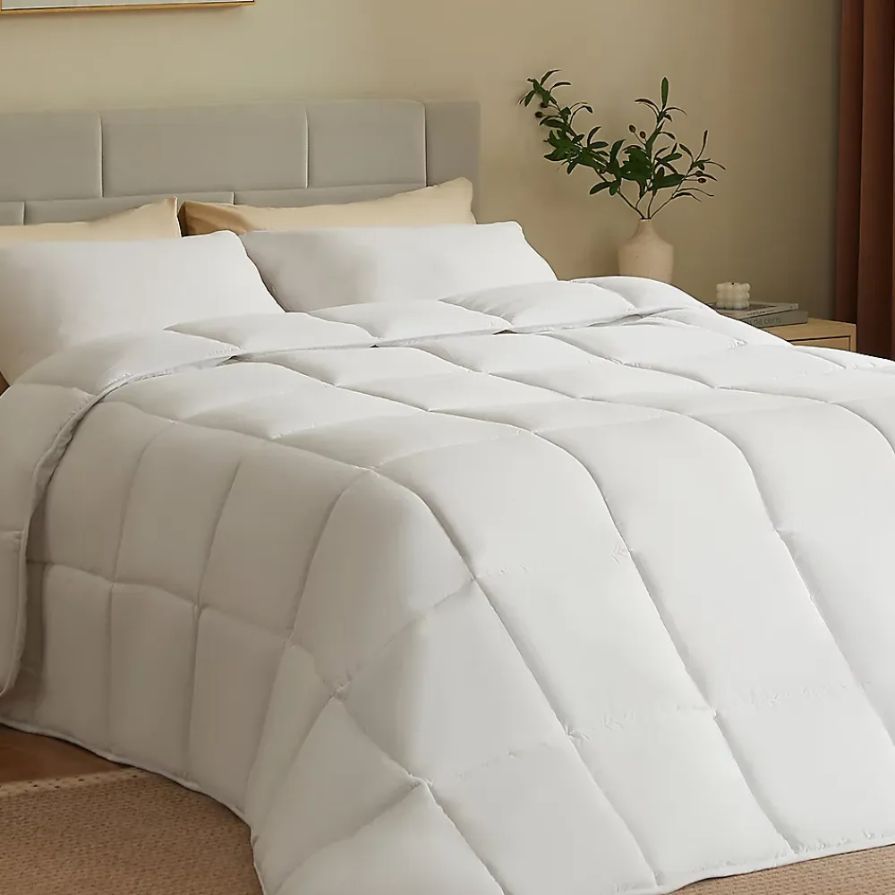 Casabel Couette 240x260 cm Hiver Légère, 450 GSM Microfibre Douce et Respirante, Thermorégulatrice, Lavable, Pour Lit 2 Personnes* Couette