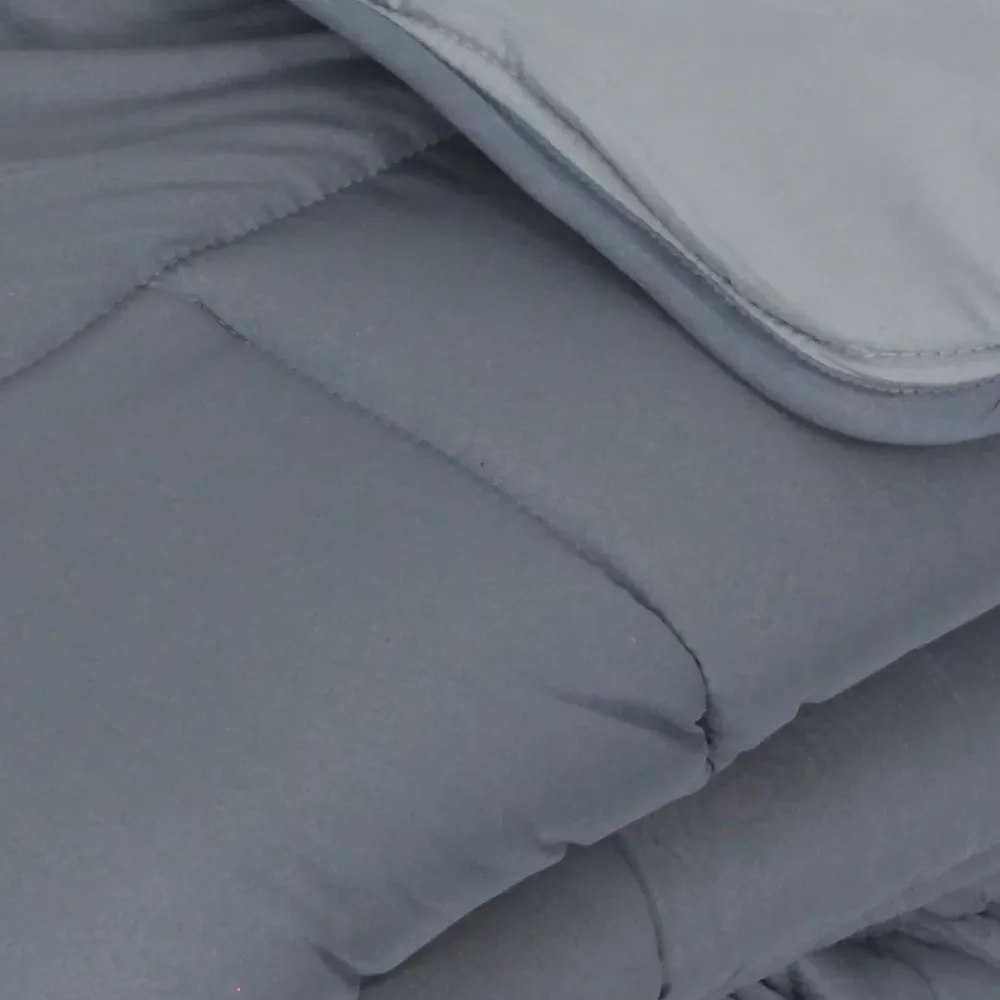 Linnea Couette hiver 200x200 cm COCOON BICOLORE Acier/Argent garnissage fibre polyester 400g/m2* Couette