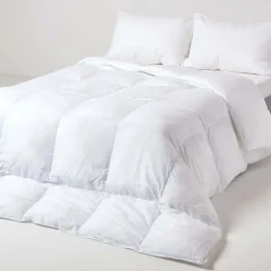 Homescapes Couette légère été 200x200 cm - Couette 1 à 2 personnes - Microfibre -* Couette