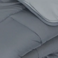 Linnea Couette été 260x240 cm COCOON BICOLORE Acier/Argent garnissage fibre polyester 200g/m2* Couette