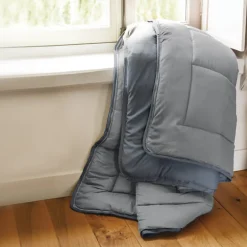 Couette été 240x220 cm COCOON BICOLORE Acier/Argent garnissage fibre polyester 200g/m2>Linnea Best