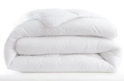 Couette tempérée 220 x 240 cm polyester microfibre blanc 250g/m²>Abeil Discount