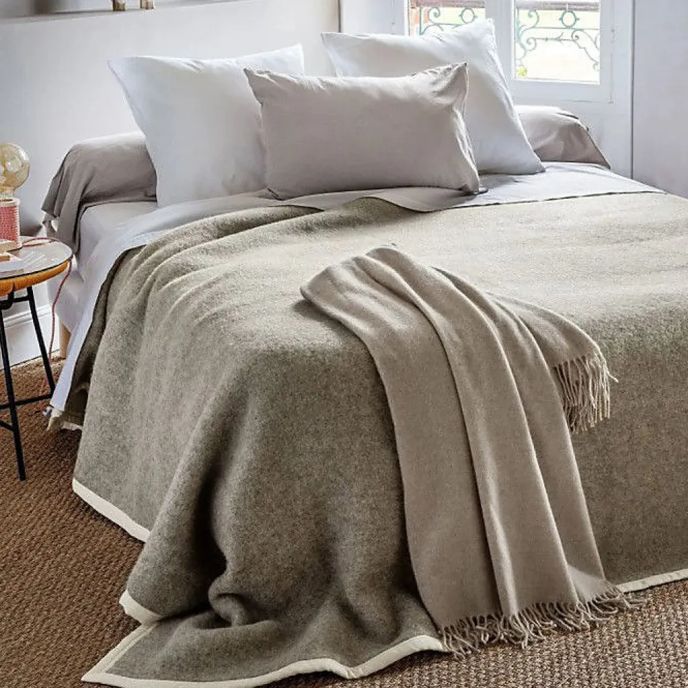 Couverture 100% Laine Toison DOr 180 x 240 taupe naturel>Toison d'Or Clearance