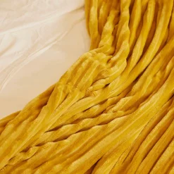 Couverture 100% polyester 180x240 cm microvelours DOLCE jaune miel><noscript><img width=