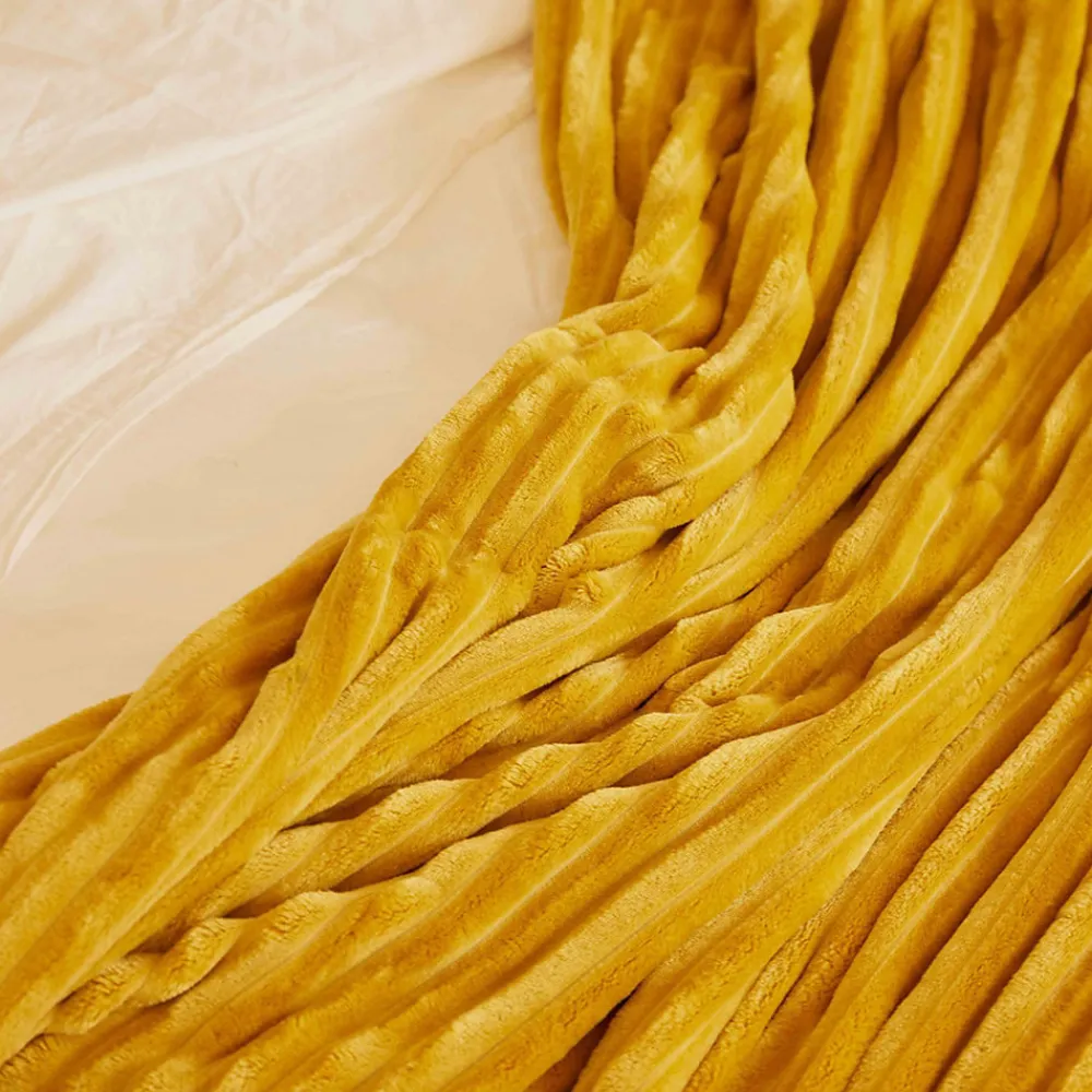Couverture 100% polyester 180x240 cm microvelours DOLCE jaune miel>Linnea Sale