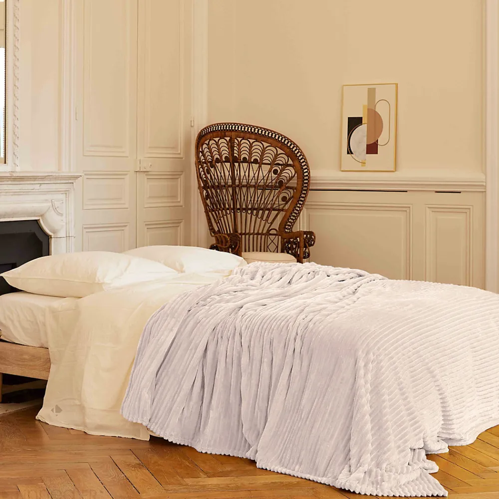 Couverture 100% polyester 240x260 cm microvelours DOLCE beige ivoire>Linnea Outlet