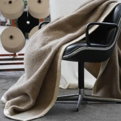Linnea Couverture 100% pur laine vierge 240x260 cm PASTORALE blanchie* Couverture