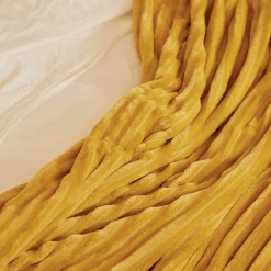 Couverture polaire - - Effet côtelé 3D (240x260 cm - Jaune)><noscript><img width=