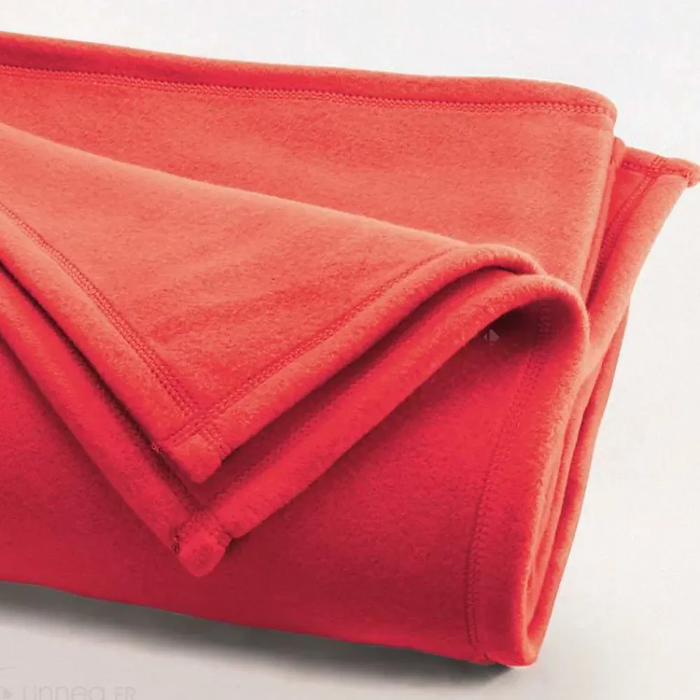 Linnea Couverture polaire 240x260 cm Isba Fraise 100% Polyester 320g/m2 non-feu* Couverture