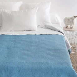 Couverture pure laine vierge Woolmark 500g/m² VOLTA 180x240 cm Bleu Azur>Linnea Best