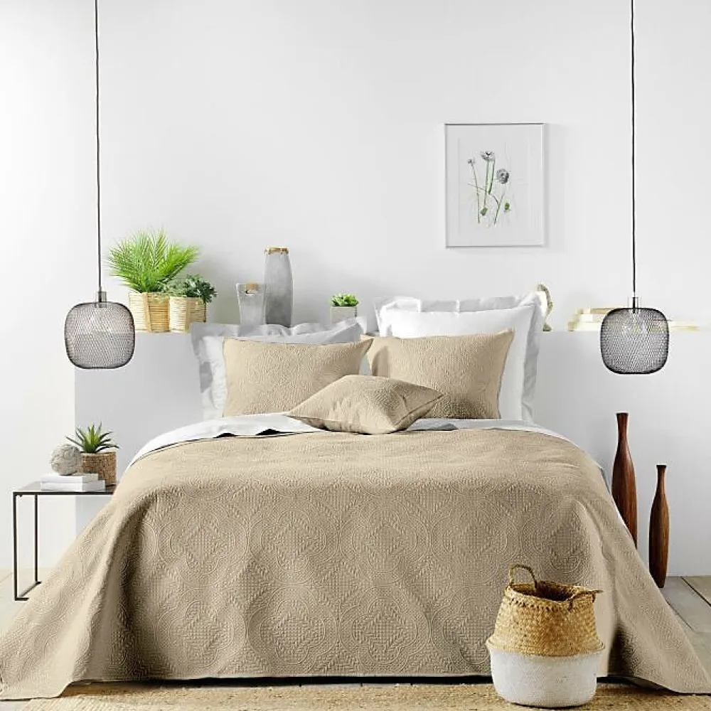 Douceur D'Intérieur Couvre lit 2p mat.+2 hc 60x60 220 x 240 cm microfibre unie romane Lin* Boutis, Couvre-Lit, Édredon