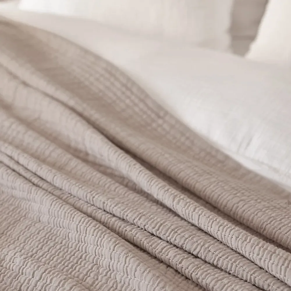 Linnea Dessus de lit 180x250 cm en coton lavé SEVILLE gris bronze* Boutis, Couvre-Lit, Édredon
