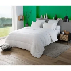 Couette tempérée 300gr/m² anti-acarians VICTORIA 240x260 cm blanc><noscript><img width=