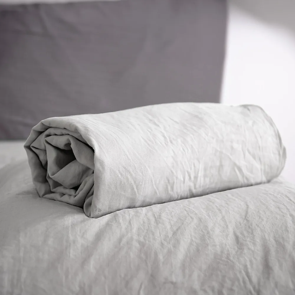 Drap housse uni 140x190 cm MILA 100% polyester micro lavée gris perle>Linnea Online