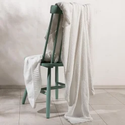 Jeté de canapé en polyester chenille Ally 170x130 cm><noscript><img width=