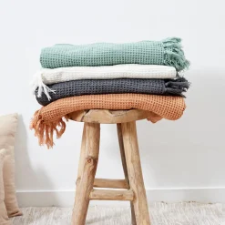 Jeté de canapé gaufré en coton 130x160 cm><noscript><img width=