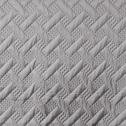 Jeté de lit aux formes géométriques surpiquées (230x250 cm - Gris clair)><noscript><img width=