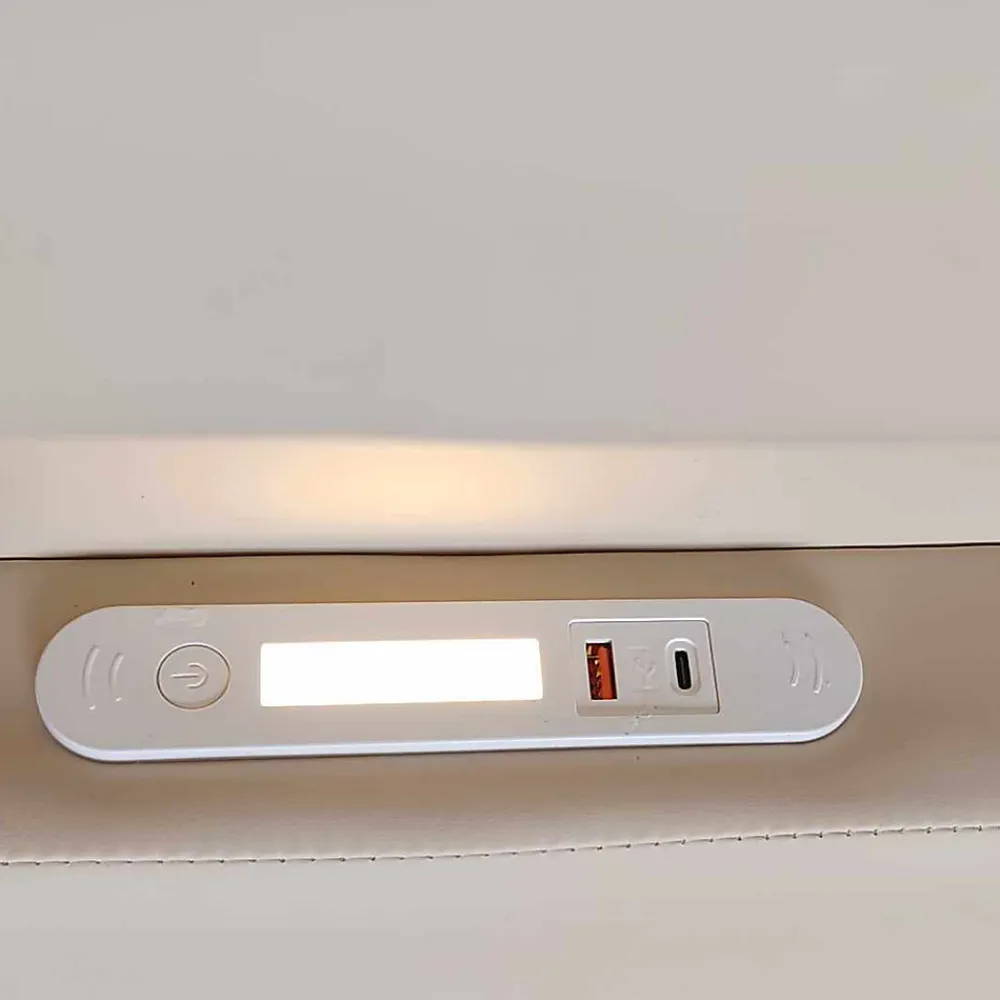 Lit avec rangement 90x200 cm - Lit enfant capitonné avec veilleuse et port USB - Similicuir + Métal - Sans matelas - Beige>Okwish New