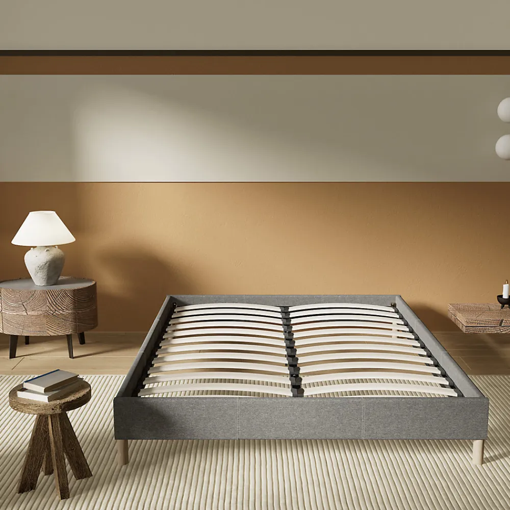 Lit avec sommier lattes en bois - 140x200 cm - Tissu Gris - Pieds en bois>November Best