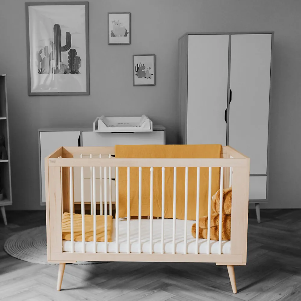 Lit Bébé à Barreaux Avec Sommier Réglable Style Scandinave 120x60 Hêtre>Little Sky Outlet