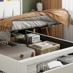Simple Life Lit coffre 140x200 cm avec LED, sommier à lattes, USB Type-C, capitonné velours blanc* Lit Coffre