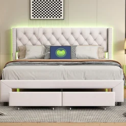 Lit coffre 140x190 cm en velours beige, tête de lit cloutée, 2 tiroirs, ports USB, poches latérales, bande LED amovible><noscript><img width=