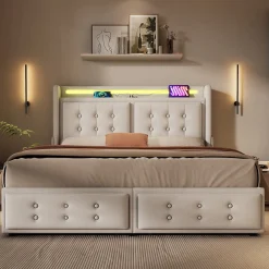 Lit double capitonné 140x200 cm avec 4 Tiroirs de Rangement, Éclairage LED et Ports USB-C, Bois et Métal, Beige, Matelas Inclus><noscript><img width=