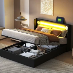 Lit double 140x200 cm en similicuir noir avec LED, lecteur Bluetooth, ports USB et rangement, lit pratique et moderne><noscript><img width=
