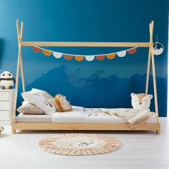 Lit enfant tipi ELIN, 90 x 190 cm en pin massif vernis naturel><noscript><img width=