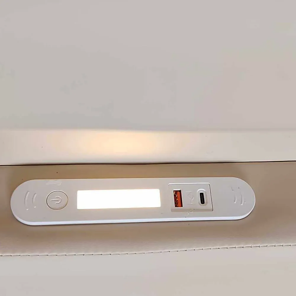 Lit rembourré pour enfant 90 x 200 cm, veilleuse USB, compartiments de rangement, beige,>Blackcolors Hot