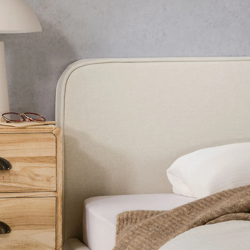 Lit simple BELARTI 90 x 190 cm rembourré, revêtement en tissu - Blanc crème>Idimex Outlet