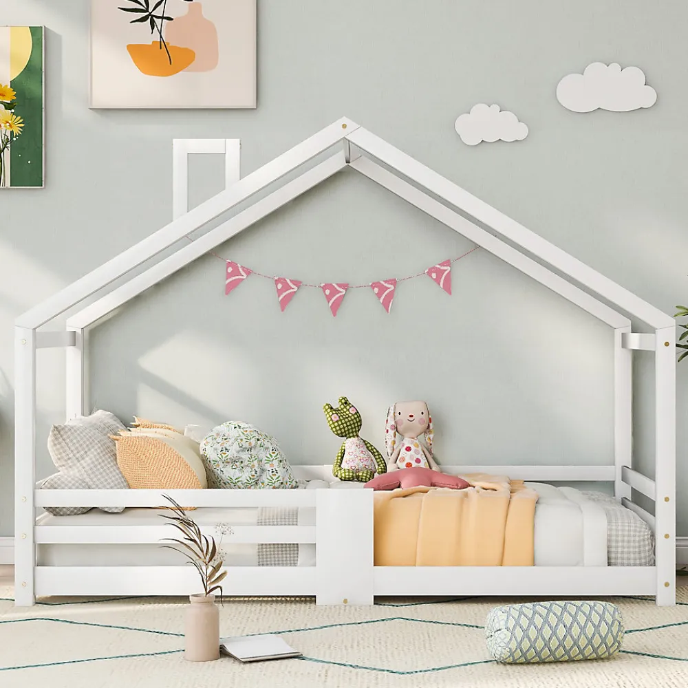 Lit 90x200 cm en bois massif blanc, forme maison avec cheminée, barrières anti-chute 4 côtés et lattes rigides>Redom Outlet