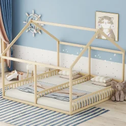 Lit 90x200 cm 2-en-1 modèle maison en pin et MDF couleur naturelle avec barrières de sécurité et toit décoratif><noscript><img width=