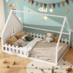 Lit 140x200 cm en pin et MDF en forme de maison avec barrières, finition blanche, design enfantin moderne>Redom Hot