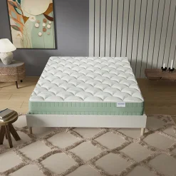 Matelas Maia - Mousse Végétale à Mémoire de Forme & Coutil Aloe Vera - Matériaux Responsables - (140 x 190 cm) - Épaisseur 22cm><noscript><img width=