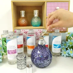 Pack économique Lampe Catalytique Mosaïque Fuchsia + Parfum Mountain Mint (500 ml) + Nettoyant Neutre (200 ml) + Mèche de Rechange><noscript><img width=