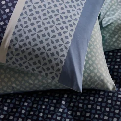 Parure de lit 2 personnes géométrique en microfibre 200x200cm><noscript><img width=