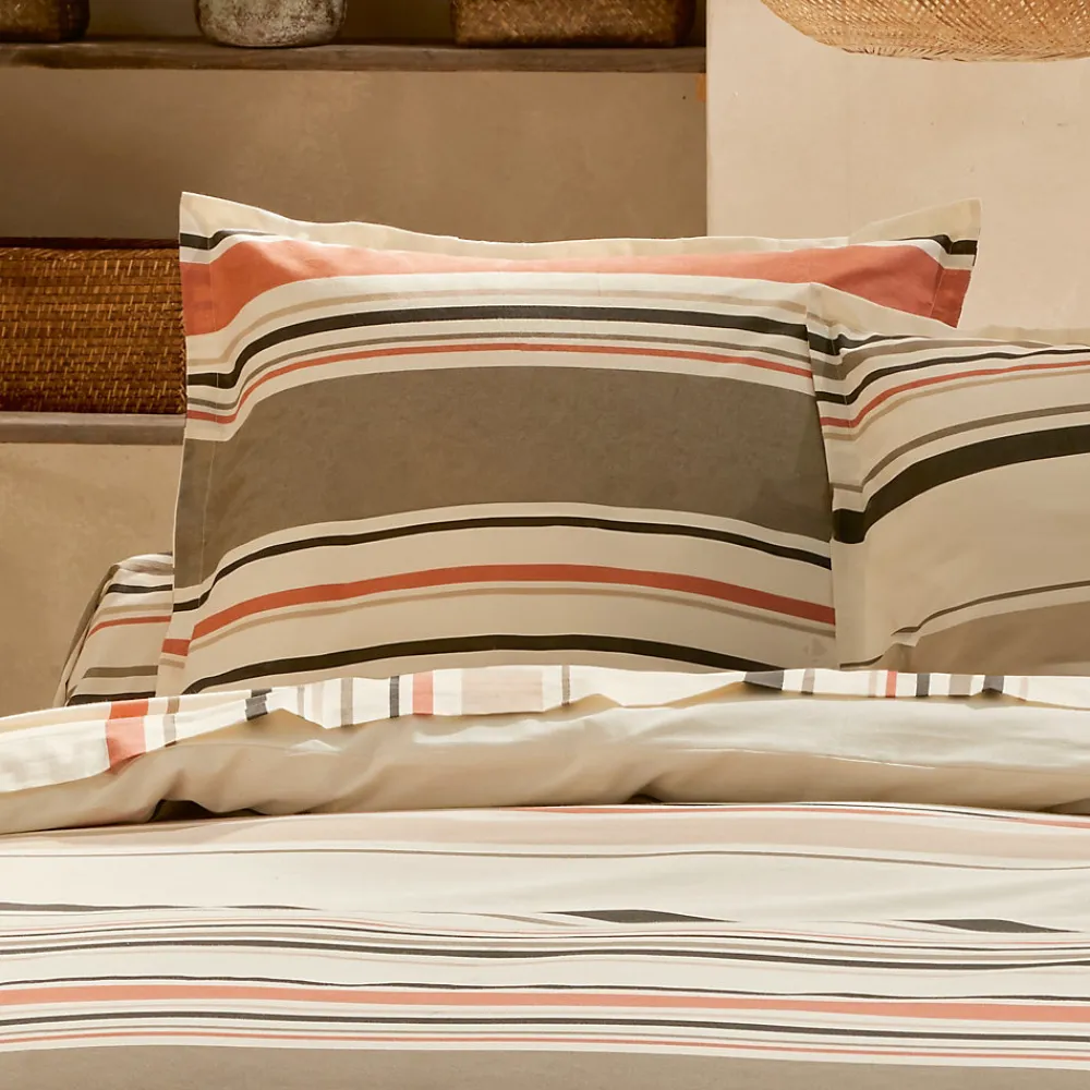 Parure de lit 2 pièces : housse 140x200 cm et taie 65x65 cm coton HUGO beige/corail>Linnea New