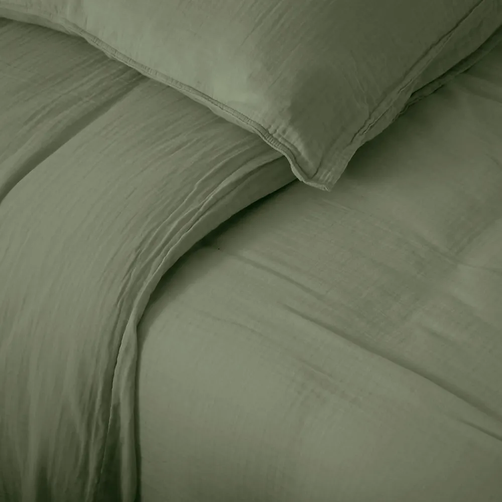 Parure de lit 3 pièces 240x220 cm et 50x70 cm mousseline de coton MILOS vert mousse>Linnea Hot