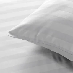 Parure de Lit 240 x 220 cm + 2 Taies Microfibre Unie CLÉO Blanc><noscript><img width=