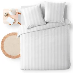 Parure de Lit 240 x 220 cm + 2 Taies Microfibre Unie CLÉO Blanc><noscript><img width=