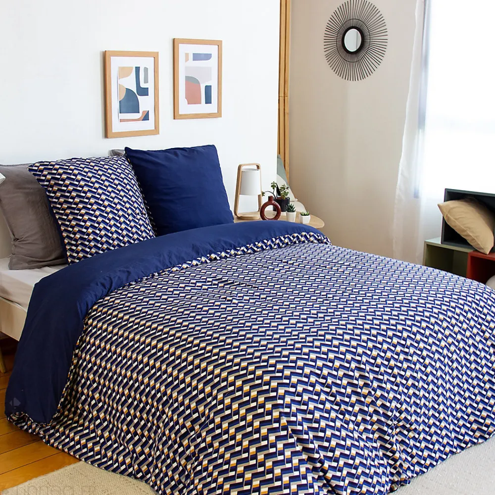 Parure de lit 260x240 cm en microfibre LOSS bleu foncé motif géométrique 3 pièces>Linnea