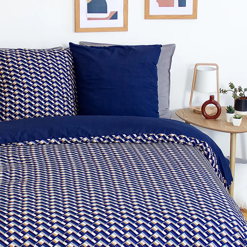 Parure de lit 260x240 cm en microfibre LOSS bleu foncé motif géométrique 3 pièces>Linnea