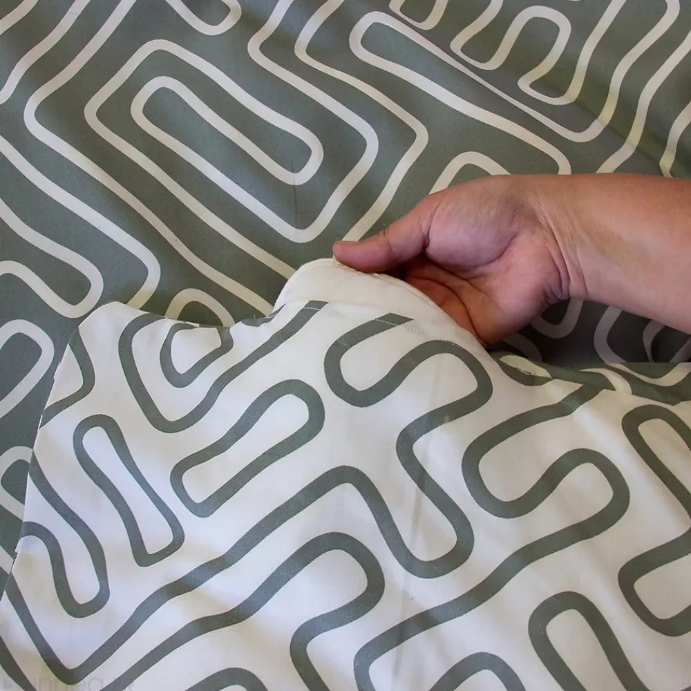 Linnea Parure de lit 140x200 cm en microfibre PARCHEMIN vert motif graphique 2 pièces* Parure De Lit