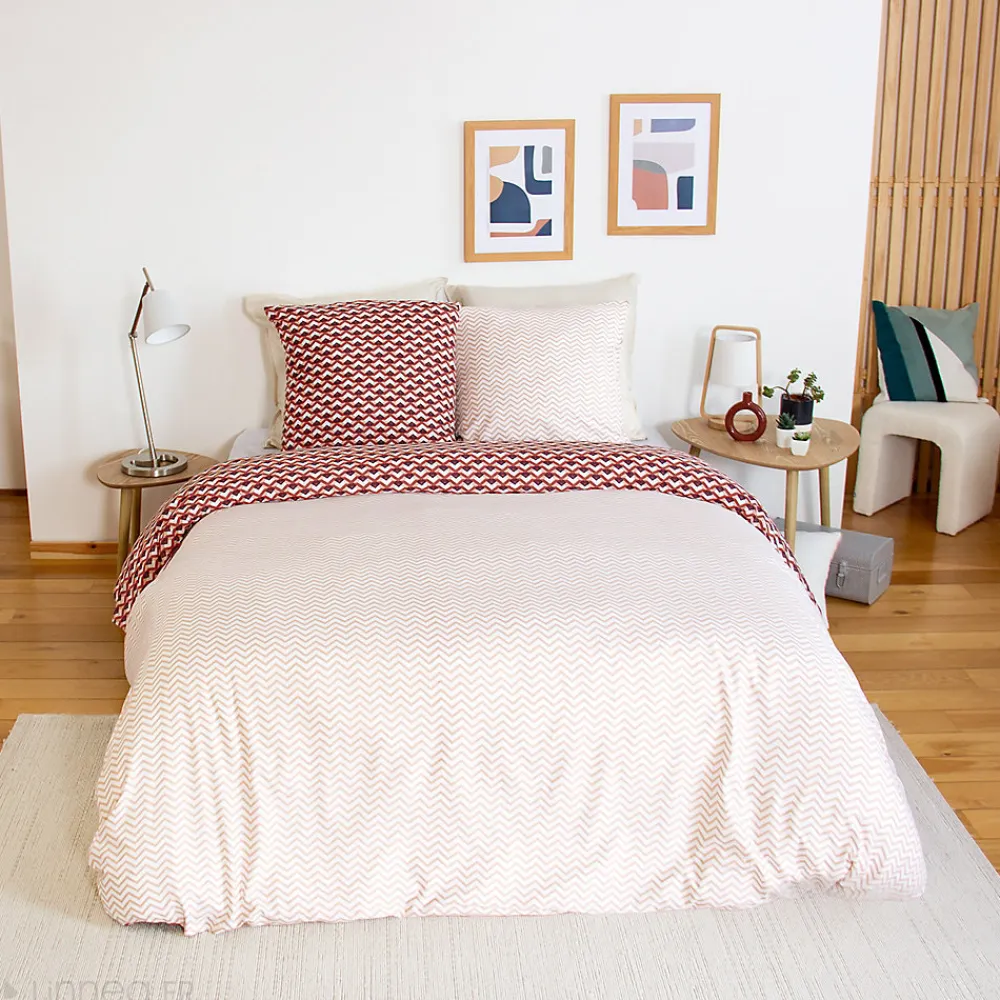 Parure de lit 260x240 cm en microfibre TIAGOH rouge motif géométrique 3 pièces>Linnea Hot