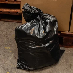 Sac de décombres intérieur et extérieur noir 50L vendu par 30 pièces><noscript><img data-lazyloaded=