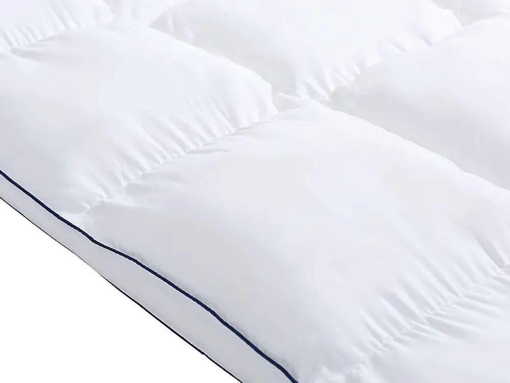 Vente-unique Surconfort de matelas anti-acariens 1 place - 90x 190 cm - Enveloppe satin 120 fils/cm2 - garnissage 1000gr/m2 - Blanc passepoil* Surmatelas