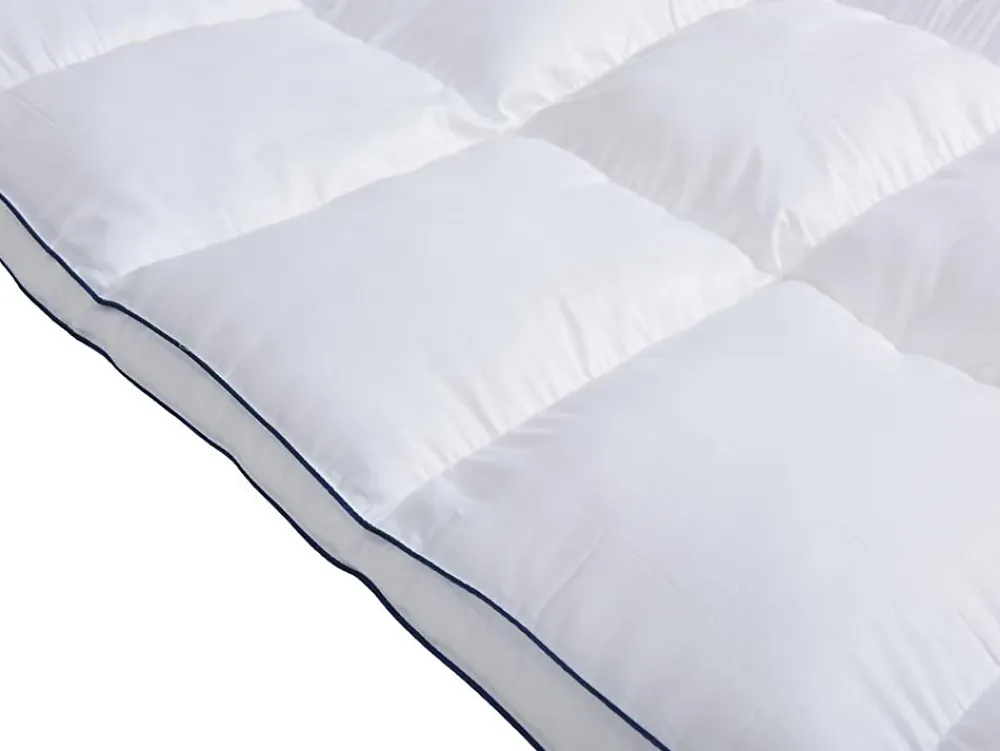 Vente-unique Surconfort de matelas anti-acariens 2 places - 140 x 190 cm - Enveloppe satin 120 fils/cm2 - garnissage 1000gr/m2 - Blanc* Surmatelas