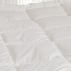 Surmatelas de confort 3 cm percale de coton 700 g/m² 140x190 cm CONFORT SOFT><noscript><img width=